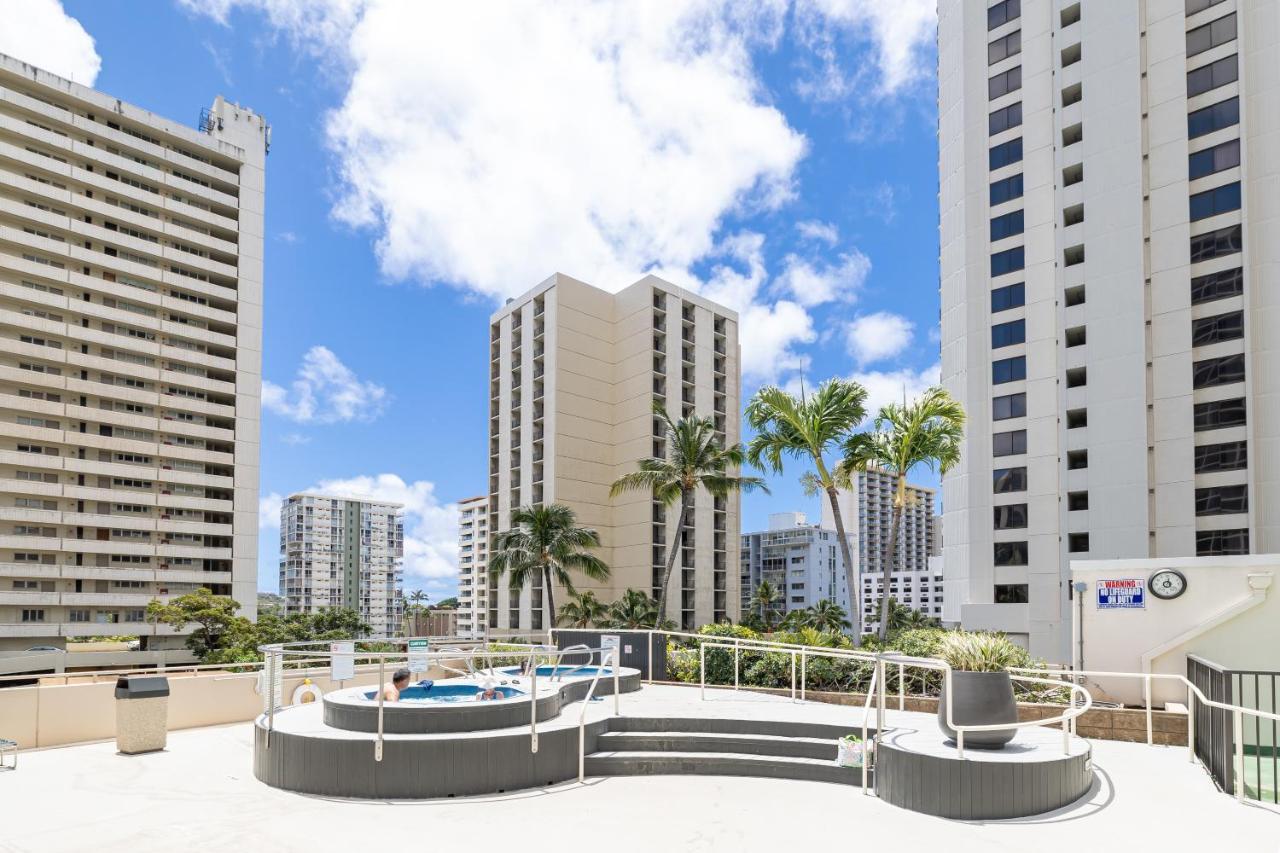 Renovated Ocean View Suite, Near Beach, Free Parking Honolulu Kültér fotó