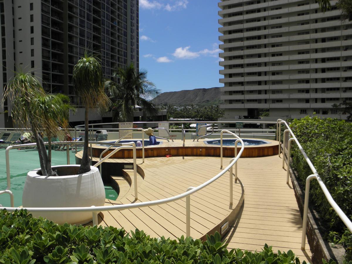 Renovated Ocean View Suite, Near Beach, Free Parking Honolulu Kültér fotó