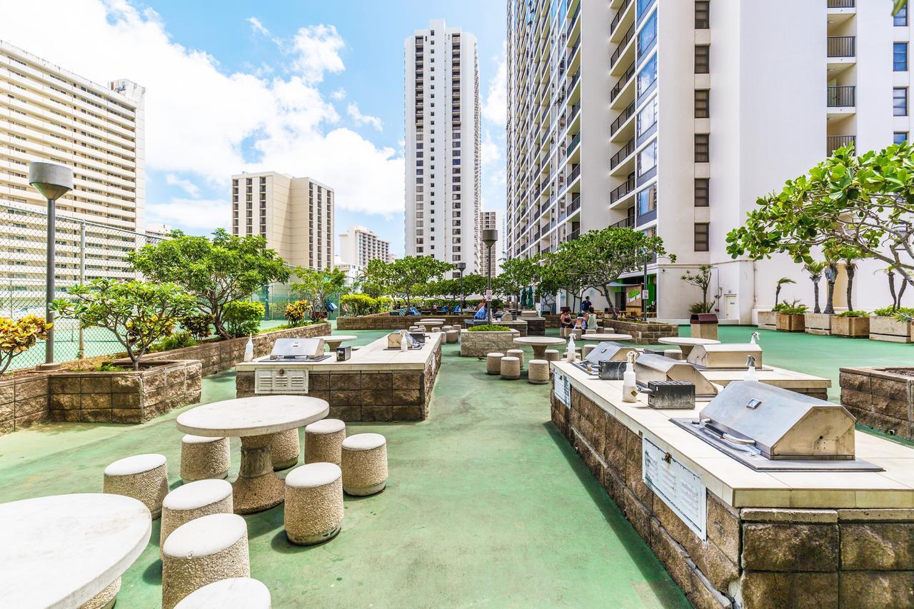 Renovated Ocean View Suite, Near Beach, Free Parking Honolulu Kültér fotó